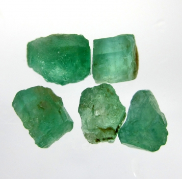 Bra Pris Parti 5 st Rå Sällsynt Blåaktigt Grön Smargad Kristall 8,02 carat Naturlig Kristall Transparent-Transl. Afghan Köp Nu!