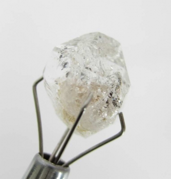 Good Price Genuine Uncut Diamond Quarts 4,63 carat Natural Crystal with Actinolite från Afganistan Purchase Now!