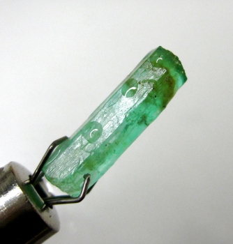 Bra Pris Topp Blåaktigt Grön Smargad Kristall 2,44 carat Naturlig Kristall Transparent Panjshir Valley Afganistan Köp Nu!