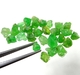 Bra Pris Parti 30 st Mycket Sällsynt Intensiv Grön Tsavorit Granat 14,66 carat Naturlig Kristall Topp Kvalitet från Tanzania Köp Nu!