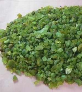 Bra Pris Stort Parti Pakistansk Oslipad Peridot 500 carat Naturlig Kristall Fin Oliv Grön färg & Bra Kvalitet Köp Nu!