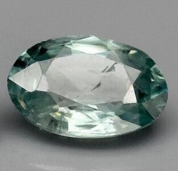 Bra Pris Mycket Vacker Naturlig Intensiv Grön Zirkon 0,80 carat Oval slipning Härlig Lyster från Kambodja Köp Nu!