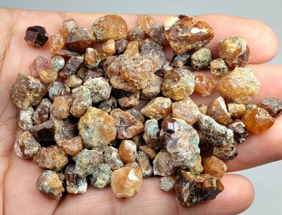 Bra Pris Stort Parti Obehandlad Fin Orange Spessartit Granat 399,25 carat Naturlig Kristall från Afganistan Köp Nu!