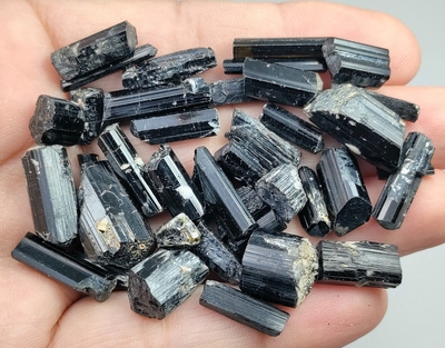 Bra Pris Parti 40 st Fin Intressant Shörl (Svart Turmalin) 289,75 carat Naturlig Kristall Större & Mindre Bitar från Afganistan Köp Nu!