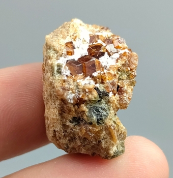 Bra Pris Mycket Fin Specimen Orange Spessartit Granat 61,97 carat Naturlig Kristall i Matrix från Afganistan Köp Nu!