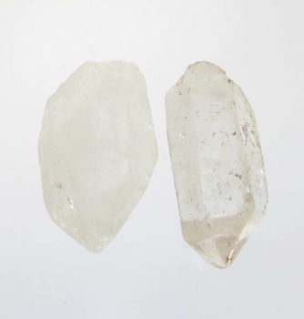 Bra Pris Parti 2 st Rå Oslipad Äkta Bergkristall (Färglös Kvarts) 110 carat Naturlig Terminerad Kristall Fin Kvalitet från Brasilien Köp Nu!
