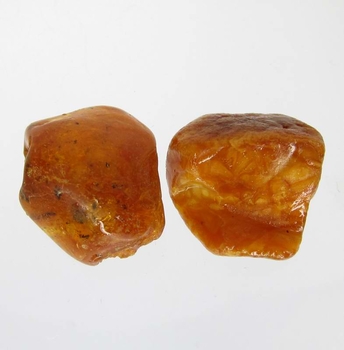 Bra Pris Parti 2 st Mycket Fin Kvalitet Rå Oslipad Äkta Bärnsten 32,30 carat Härlig Färg Transparent-Translucent från Östersjön Köp Nu!