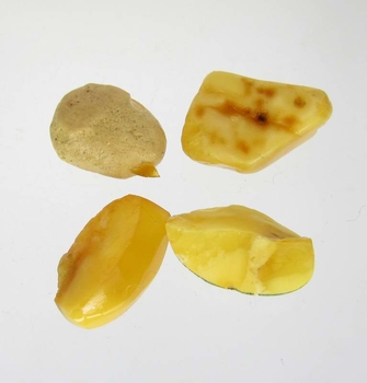 Bra Pris Parti 4 st Mycket Fin Kvalitet Rå Oslipad Äkta Bärnsten 26,36 carat Härlig Färg Translucent från Östersjön Köp Nu!