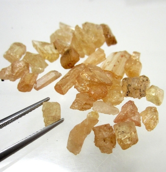Bra Pris Parti Rå&Oslipad Äkta Imperial Orange Topas 31,58 carat Naturlig Kristall Obehandlad från Ouro Preto Brasilien Köp Nu!