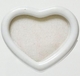 Bra Pris Elegant Hjärtformad vit plast box 50x40 mm med glaslock samt vit fyllning lämplig för dina ädelstenar och diamanter Köp Nu!