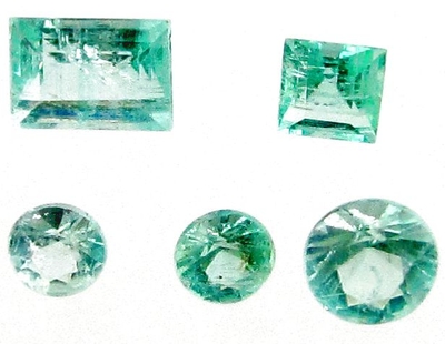 Bra Pris Parti 5 st Sällsynt Topp Grön Smaragd 0,42 carat Mix Slipning Hög Kvalitet från Panjshir Valley Afganistan Köp Nu!