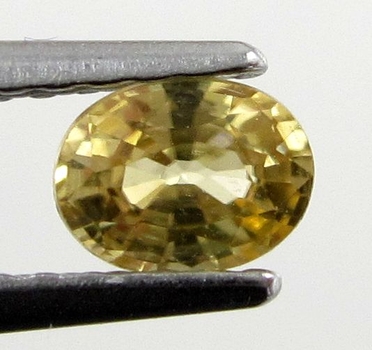 Bra Pris Bra kvalitet Gulgrön Krysoberyll 0,43 carat Oval Slipning Mycket Fin Lyster & Färg från Madagaskar Köp Nu!