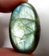 Bra Pris Mycket Fin Kvalitet Regnbågs Lystrande Labradorit 64,60 carat Oval Cabochon Slipning Suverän Lyster & Färgspel från Madagaskar köp Nu!