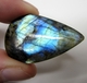 Bra Pris Mycket Fin Kvalitet Regnbågs Lystrande Labradorit 54,45 carat Dropp Cabochon Slipning Suverän Lyster & Färgspel från Madagaskar köp Nu!