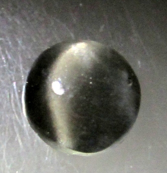 Bra Pris Mycket Sällsynt Skarpt Kattöga Skapolit 1,83 carat Rund Cabochon Slipning Bra Kvalitet & Form från Sri Lanka Köp Nu!