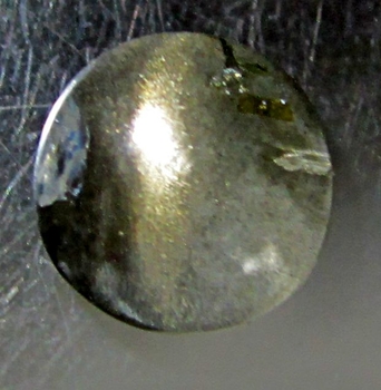 Bra Pris Mycket Sällsynt Skarpt Kattöga Skapolit 1,87 carat Rund Cabochon Slipning Bra Kvalitet & Form från Sri Lanka Köp Nu!