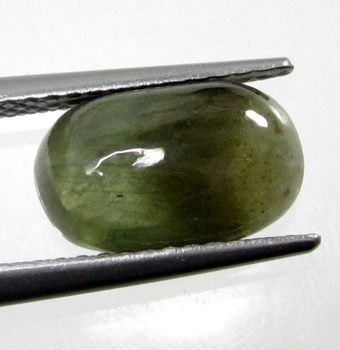Bra Pris Fin Behandlad Djup Grön Safir 3,65 carat Oval Cabochon Slipning Bra Kvalitet & Färg från Madagaskar Köp Nu!