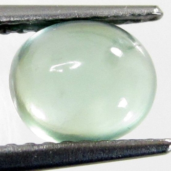 Bra Pris Mycket Fin Färg Äppelgrön Prehnit 1,53 carat Oval Cabochon Slipning Helt Transparent & Topp Kvalitet från Madagaskar Köp Nu!