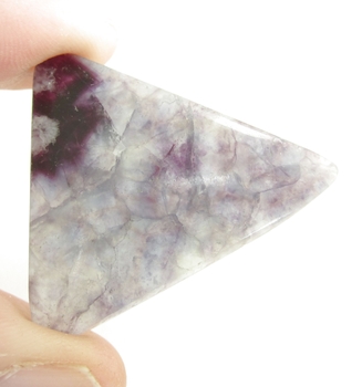 Bra Pris Mycket Fin Flerfärgad Flourit 61,14 carat Triangel Cabochon Slipning Bra Kvalitet & Färg från Indien Köp Nu!