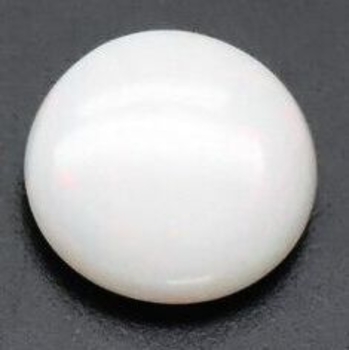 Bra Pris Mycket Fin Lystrande Opal 0,60 carat Rund Cabochon Bra Kvalitet från Coober Pedy Australien Köp Nu!