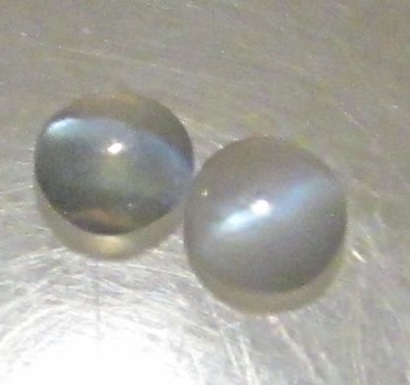 Bra Pris Parti 2 st Mycket Sällsynt Alexandrit Kattöga 0,34 carat Rund Cabochon Skarpt Öga Fin Kvalitet från Madagaskar Köp Nu!