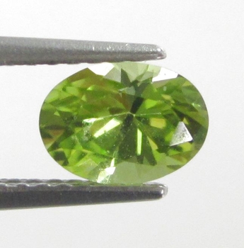 Bra Pris Mycket Fin Topp Grön Peridot 0,91 carat Oval Slipad Mycket Fin Lyster & Kvalitet från Pakistan Köp Nu!