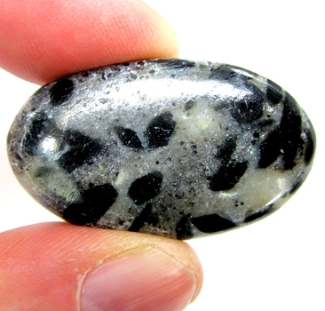 Bra Pris Mycket Fin Intressant Mörk Turmalin i Kvarts 38,96 carat Oval Cabochon Slipning Bra Kvalitet & Form från Brasilien Köp Nu!