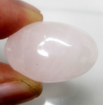Good Price Very Beutiful Rose Quarts 49,36 carat Oval Cabochon Cut Nice Colour & Quality from Brazil Purchase Now!