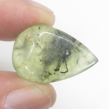 Bra Pris Mycket Intressant Rutil Prehnit 28,01 carat Dropp Cabochon Slipning Härlig Färg från Namibia Köp Nu!
