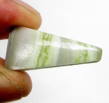 Bra Pris Mycket Fin Bandad Grön Opal 14,26 carat Fancy Cabochon Bra Färg & Kvalitet från Peru Köp Nu!