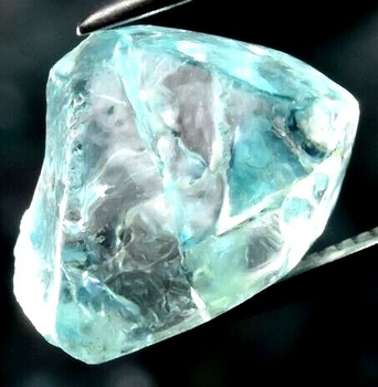 Bra Pris Sällsynt Rå Oslipad Intensiv Blå Zirkon 6,60 carat Naturlig Kristall från Kambodja Köp Nu!