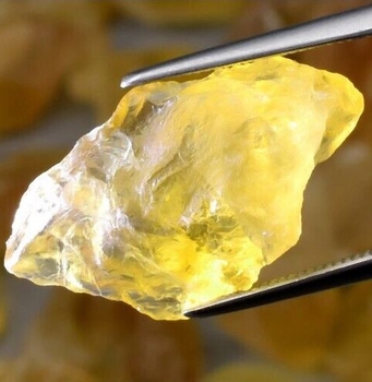 Bra Pris Mycket Fin Rå Oslipad Guld Gul Citrin 3,81 carat Naturlig Transparent Kristall från Afrika Köp Nu!