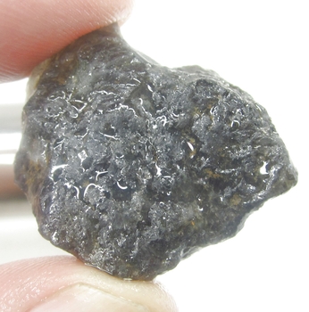 Bra Pris Rå Oslipad Fin Färg Blå Violett Iolit 68,49 carat Naturlig Kristall Brottstycke Bra Kvalitet från Madagaskar Köp Nu!