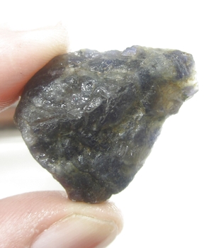 Bra Pris Rå Oslipad Fin Färg Blå Violett Iolit 46,94 carat Naturlig Kristall Brottstycke Bra Kvalitet från Madagaskar Köp Nu!