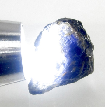 Bra Pris Rå Oslipad Fin Färg Blå Violett Iolit 66,40 carat Naturlig Kristall Brottstycke Bra Kvalitet från Madagaskar Köp Nu!