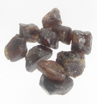 Bra Pris Parti 10 st Obehandlad Sällsynt Rå Oslipad Djup Rödaktigt Brun Zirkon 51,71 carat Naturlig Kristall Snygg Kubisk Form från Afrika Köp Nu!