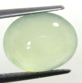 Bra Pris Mycket Fin Färg Äppelgrön Prehnit 3,80 carat Oval Cabochon Slipning Helt Transparent & Topp Kvalitet från Madagaskar Köp Nu!