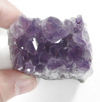 Bra Pris Mycket Vacker Specimen Skarp Violett Ametist 118,2 gram Formation av Kristaller Suverän Kvalitet från Brasilien Köp Nu!