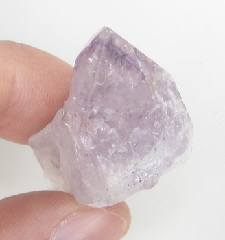 Bra Pris Vacker Obehandlad Rå Oslipad Violett Ametist Spets 19,4 Gram Naturligt Terminerad Kristall Finaste Kvalitet från Brasilien Köp den Nu!