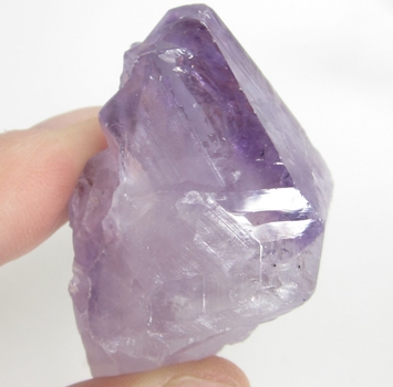 Bra Pris Vacker Obehandlad Rå Oslipad Violett Ametist Spets 54,5 Gram Naturligt Terminerad Kristall Finaste Kvalitet från Brasilien Köp den Nu!