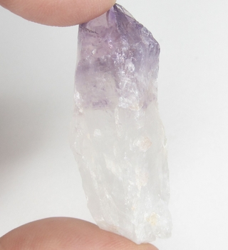 Bra Pris Vacker Obehandlad Rå Oslipad Violett Ametist Spets 24,4 Gram Naturligt Terminerad Kristall Finaste Kvalitet från Brasilien Köp den Nu!