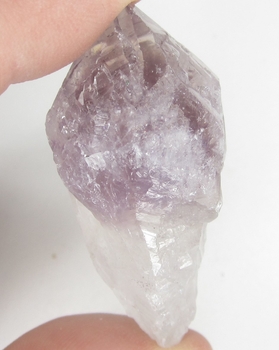 Bra Pris Vacker Obehandlad Rå Oslipad Violett Ametist Spets 33,2 Gram Naturligt Terminerad Kristall Finaste Kvalitet från Brasilien Köp den Nu!