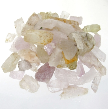 Bra Pris Parti Oslipad Mycket Fin Kunzit (Spodumen) 500 carat Naturlig Kristall Transparent-Translucent Bra Färg & Kvalitet från Afganistan Köp Nu!