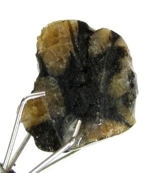 Bra Pris Hög Intressant Rå Oslipad Äkta Korssten (Andalusit) 5,25 Carat Naturligt Kors Mönster Nodul Bit Intressant Sällsynt samlarsten från Brasilien Köp Nu!