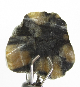 Bra Pris Hög Intressant Rå Oslipad Äkta Korssten (Andalusit) 5,20 Carat Naturligt Kors Mönster Nodul Bit Intressant Sällsynt samlarsten från Brasilien Köp Nu!