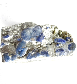 Bra Pris Mycket Intressant Sällsynt Afganit 331 gram Utskuren Naturlig Formation Skarpt Blå Kristaller på Matrix Spännande Samlar Objekt från Afganistan Köp Nu!