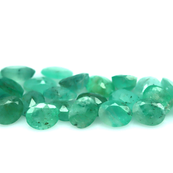 Bra Pris Parti 27 st Fin Grön Zambisk Smaragd 8,20 carat Oval Slipning Fin Prisvärd Kvalitet Köp Nu!