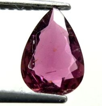 Bra Pris Mycket Fin Rosa Röd Rubellit (Turmalin) 0,83 carat Dropp Fasett Slipning Bra Kvalite & Färg Perfekt Samlar & Juvelerar Objekt från Afrika Köp Nu!