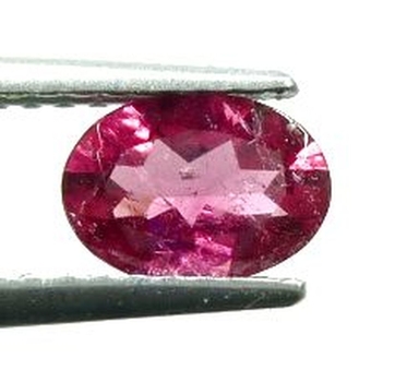 Bra Pris Mycket Fin Rosa Röd Rubellit (Turmalin) 0,58 carat Oval Fasett Slipning Bra Kvalite & Färg Perfekt Samlar & Juvelerar Objekt från Afrika Köp Nu!