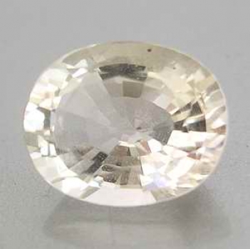 Bra Pris Mycket fin Ljus Gul Skapolit 2.37 carat Oval Slipning Fin Lyster och Kvalitet från Madagaskar Köp Nu!